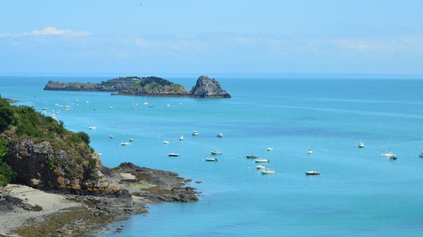 Pourquoi choisir un camping avec piscine pour ses vacances à Morbihan ?