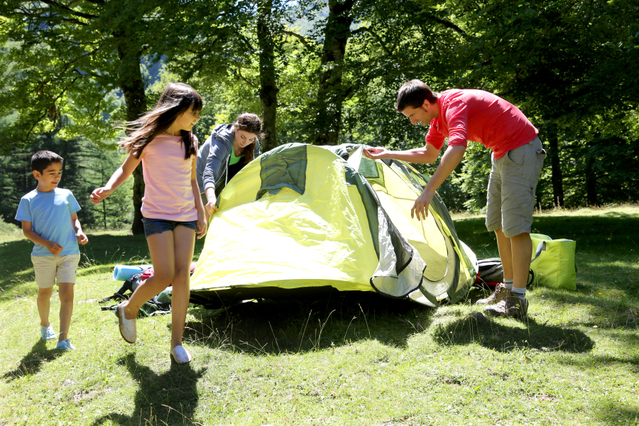 famille dans un camping dernière minute Vendee